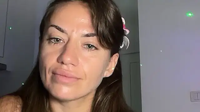 Snapshot of Roriann chatting on 02-16-26, 07:04 Roriann online show from 02-16-26, 07:04