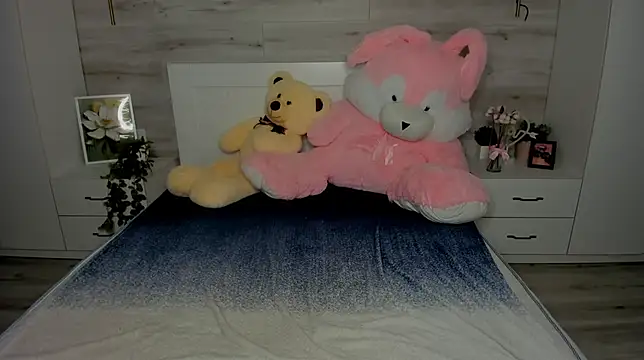 LoraBlaze online show from 10-15-25, 02:39