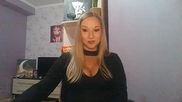 Snapshot of marii-a39 chatting on 10-05-25, 02:15 marii-a39 online show from 10-05-25, 02:15