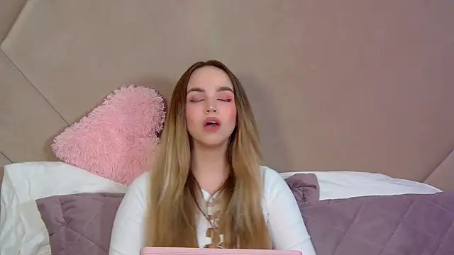 AnitaVenture online show from 04-04-26, 04:26