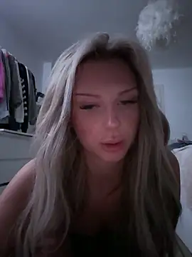 blondeeee online show from 12-16-25, 05:29