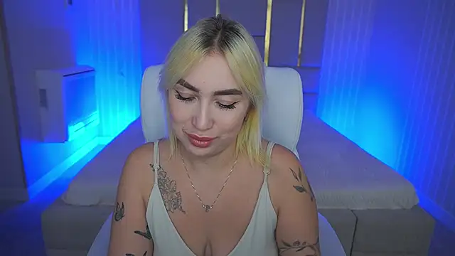 MariellaVi online show from 10-22-25, 07:35