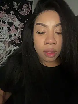 NeliaHexxen online show from 12-18-25, 01:11