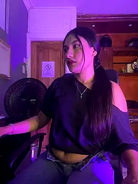 Snapshot of Anahi_Malkova chatting on 10-21-25, 05:41 Anahi Malkova online show from 10-21-25, 05:41