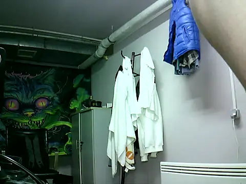 krerem online show from 10-23-25, 03:11