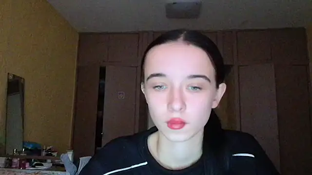 Emilia Light online show from 11-18-25, 07:35