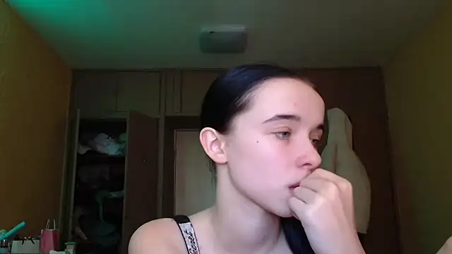 Emilia Light online show from 02-28-26, 10:27