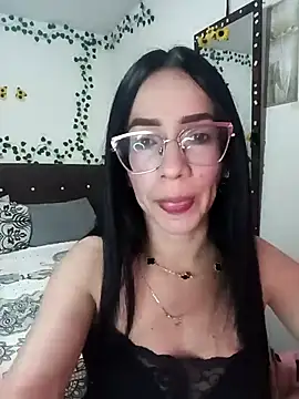 Snapshot of YaraDuartee chatting on 03-04-26, 01:33 YaraDuartee online show from 03-04-26, 01:33