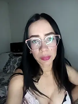 Snapshot of YaraDuartee chatting on 04-07-26, 01:28 YaraDuartee online show from 04-07-26, 01:28