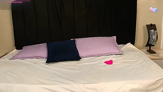 GabySweett  online show from 11-27-25, 12:40