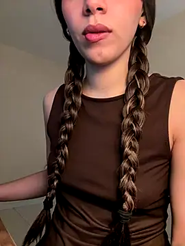 Capricho 01 online show from 12-01-25, 01:05