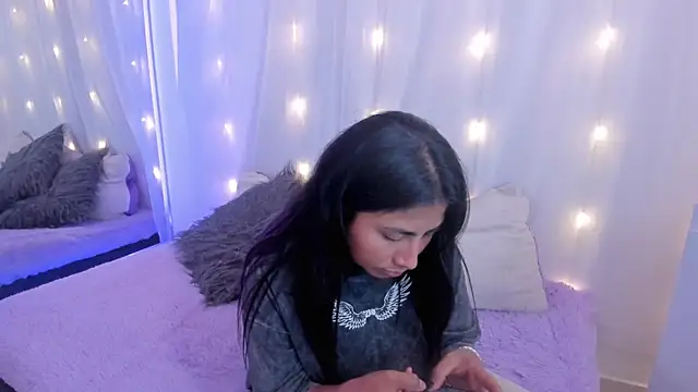 Snapshot of Olivia_Morrys chatting on 05-21-26, 12:50 Olivia Morrys online show from 05-21-26, 12:50
