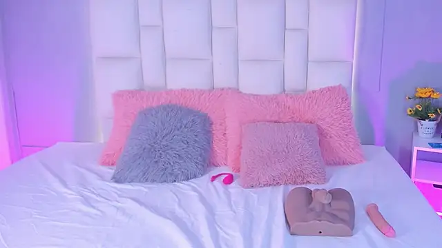 Snapshot of Athenea__fox chatting on 11-25-25, 11:32 Athenea fox online show from 11-25-25, 11:32