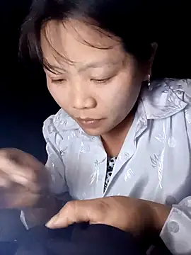 Snapshot of bree-zz chatting on 02-01-26, 12:48 bree-zz online show from 02-01-26, 12:48