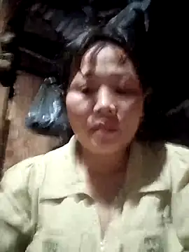 Snapshot of bree-zz chatting on 02-18-26, 12:17 bree-zz online show from 02-18-26, 12:17