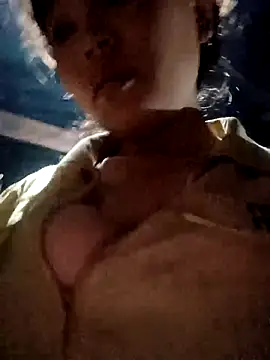 Snapshot of bree-zz chatting on 02-19-26, 12:28 bree-zz online show from 02-19-26, 12:28