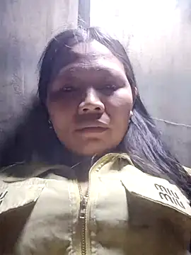 Snapshot of bree-zz chatting on 02-19-26, 01:18 bree-zz online show from 02-19-26, 01:18