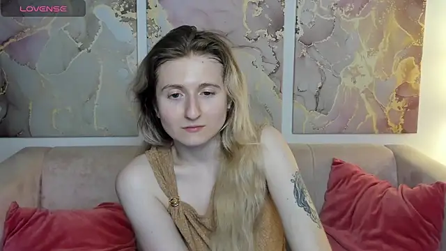Snapshot of CamillaDreamer chatting on 04-28-26, 05:51 CamillaDreamer online show from 04-28-26, 05:51