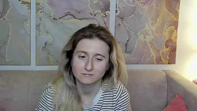 Snapshot of CamillaDreamer chatting on 04-30-26, 08:57 CamillaDreamer online show from 04-30-26, 08:57