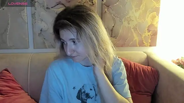 Snapshot of CamillaDreamer chatting on 05-02-26, 10:48 CamillaDreamer online show from 05-02-26, 10:48