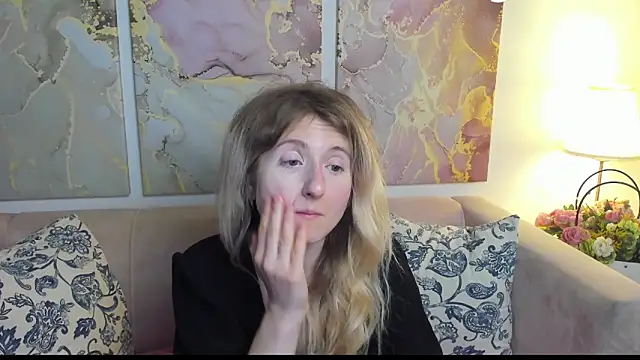 Snapshot of CamillaDreamer chatting on 05-23-26, 02:43 CamillaDreamer online show from 05-23-26, 02:43
