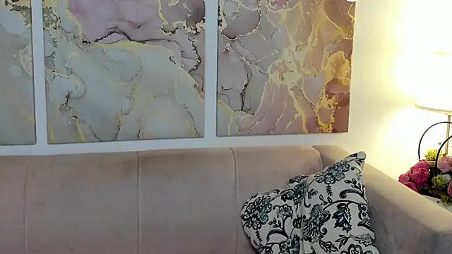 Snapshot of CamillaDreamer chatting on 05-30-26, 06:05 CamillaDreamer online show from 05-30-26, 06:05