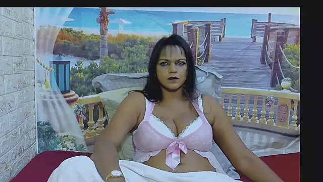 Snapshot of indianswtbella chatting on 07-09-26, 05:17 indianswtbella online show from 07-09-26, 05:17