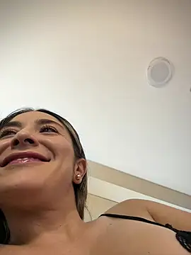 Snapshot of Mariana_gom chatting on 04-22-26, 12:50 Mariana gom online show from 04-22-26, 12:50