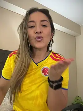 Snapshot of Mariana_gom chatting on 07-07-26, 12:20 Mariana gom online show from 07-07-26, 12:20