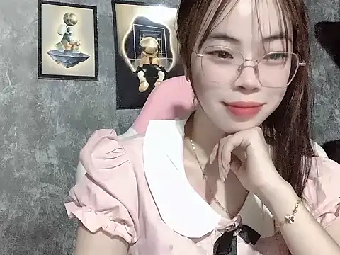 Snapshot of Ellie039 chatting on 10-05-25, 10:35 Ellie039 online show from 10-05-25, 10:35