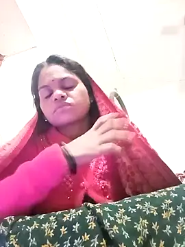 Snapshot of SHMA-77 chatting on 11-18-25, 02:54 SHMA-77 online show from 11-18-25, 02:54