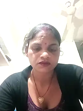 Snapshot of SHMA-77 chatting on 02-17-26, 03:19 SHMA-77 online show from 02-17-26, 03:19
