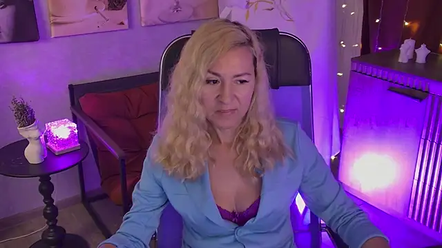 Snapshot of DonnaSmitth chatting on 07-14-26, 11:10 DonnaSmitth online show from 07-14-26, 11:10