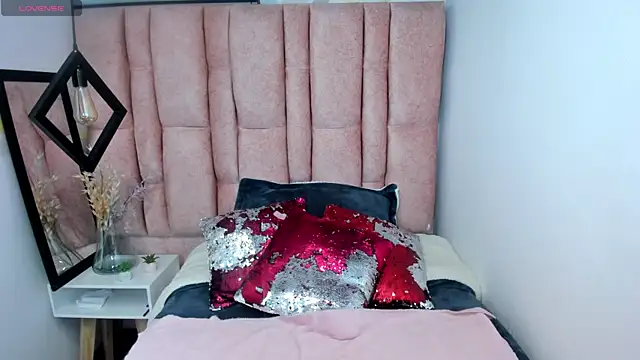 Issa Milf   online show from 05-15-26, 01:40