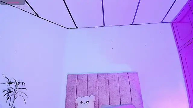 Snapshot of Mila_1wood chatting on 06-19-26, 12:42 Mila 1wood online show from 06-19-26, 12:42