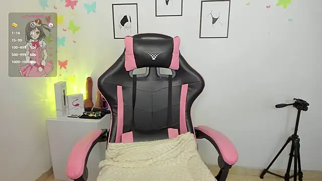 AndreaG  online show from 04-11-26, 05:34