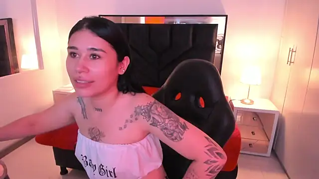 SusanVilla online show from 11-14-25, 07:34