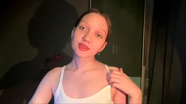 EmiIyKitty online show from 11-21-25, 08:29