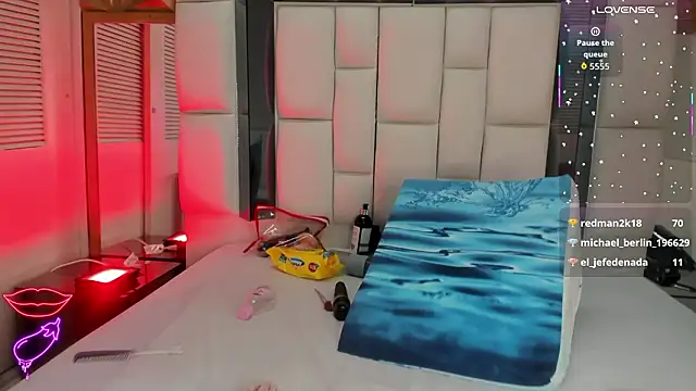 violet milleer online show from 03-22-26, 07:17