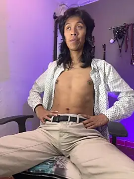 MadamLeRouge online show from 11-11-25, 12:43