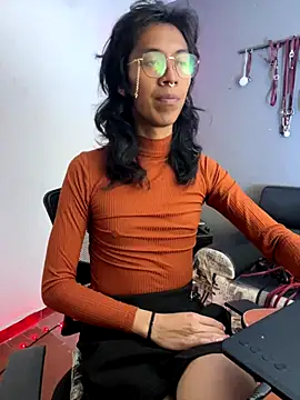 MadamLeRouge online show from 11-29-25, 11:30