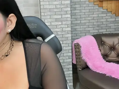 Alisonn Doll online show from 10-18-25, 01:12