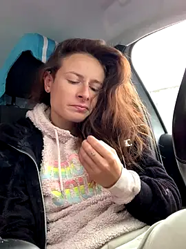 Snapshot of GoldenPussy1329 chatting on 10-27-25, 09:13 GoldenPussy1329 online show from 10-27-25, 09:13