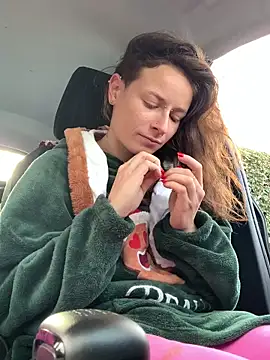 Snapshot of GoldenPussy1329 chatting on 11-17-25, 09:37 GoldenPussy1329 online show from 11-17-25, 09:37