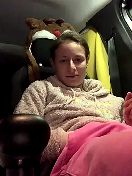 Snapshot of GoldenPussy1329 chatting on 11-19-25, 11:38 GoldenPussy1329 online show from 11-19-25, 11:38