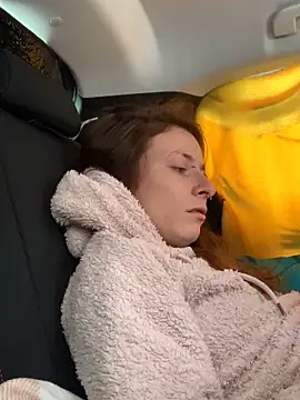 Snapshot of GoldenPussy1329 chatting on 11-20-25, 11:43 GoldenPussy1329 online show from 11-20-25, 11:43