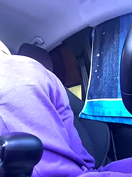 Snapshot of GoldenPussy1329 chatting on 12-14-25, 02:00 GoldenPussy1329 online show from 12-14-25, 02:00