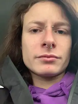 Snapshot of GoldenPussy1329 chatting on 12-21-25, 11:39 GoldenPussy1329 online show from 12-21-25, 11:39