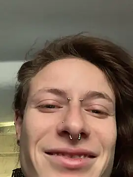 Snapshot of GoldenPussy1329 chatting on 12-22-25, 01:08 GoldenPussy1329 online show from 12-22-25, 01:08