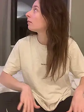 Snapshot of GoldenPussy1329 chatting on 02-21-26, 12:00 GoldenPussy1329 online show from 02-21-26, 12:00